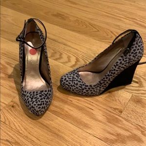 Print shoes brand new never worn